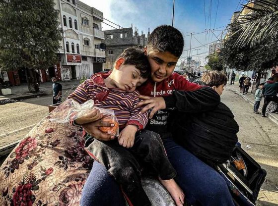 Israël vermoordt tientallen academici en vernietigt elke universiteit in de Gazastrook