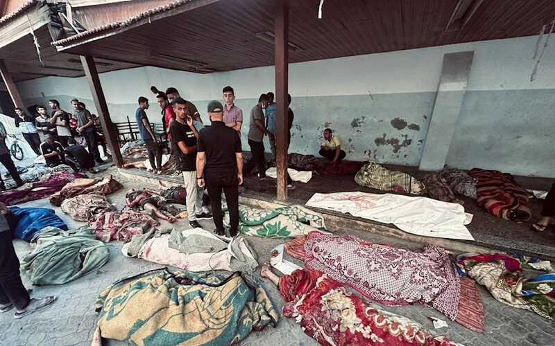 ‘Israël’ vermoordt meer dan 100 Palestijnen tijdens ochtendgebed